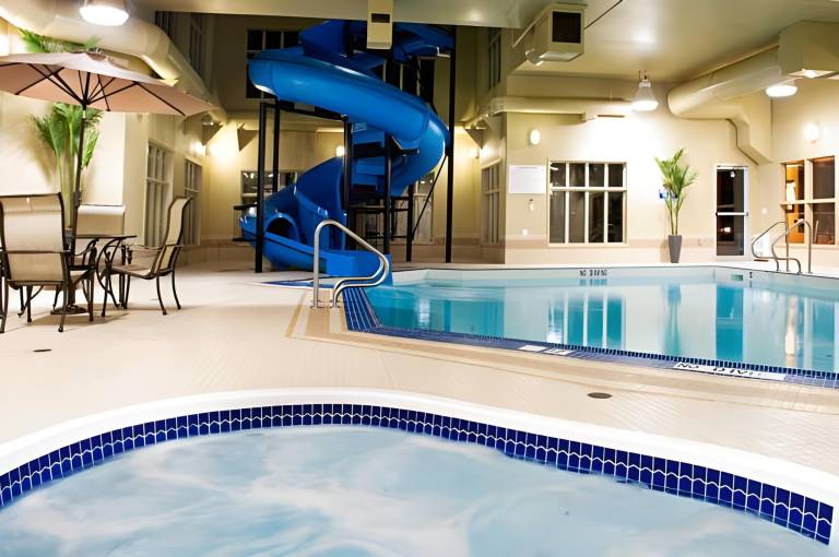 Holiday Inn Express Grande Prairie By IHG — photo 2
