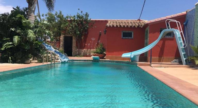 HIGOS CHUMBOS, CASA RURAL COMPARTIDO in Chiclana de la Frontera