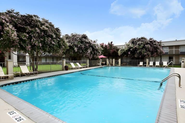 Ramada by Wyndham New Iberia — photo 3