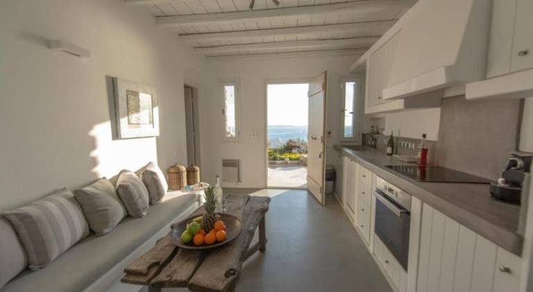 Holiday apartment with pool — photo 4