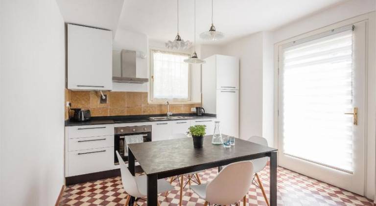 Charming holiday apartment with yard | Pets allowed — photo 2