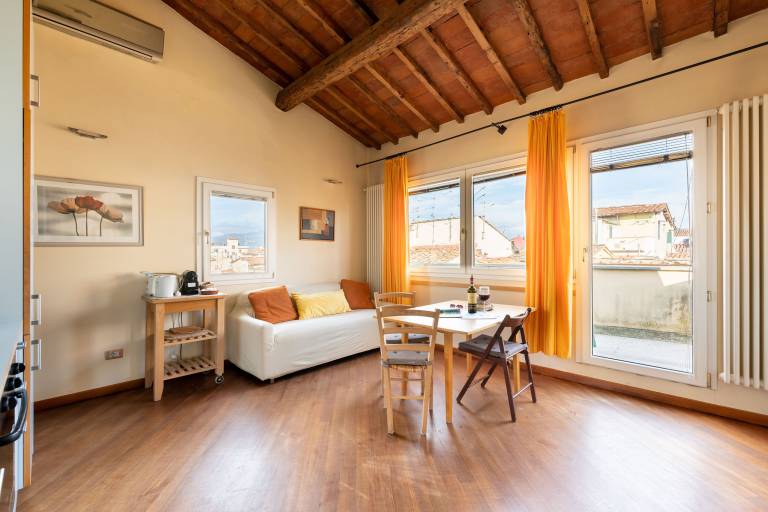 Family-oriented apartment with patio | Next to Florence Cathedral | City view | Pet-friendly — photo 5