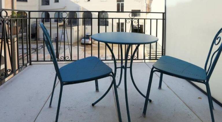 Holiday apartment with terrace | Near Castle Hill — photo 5