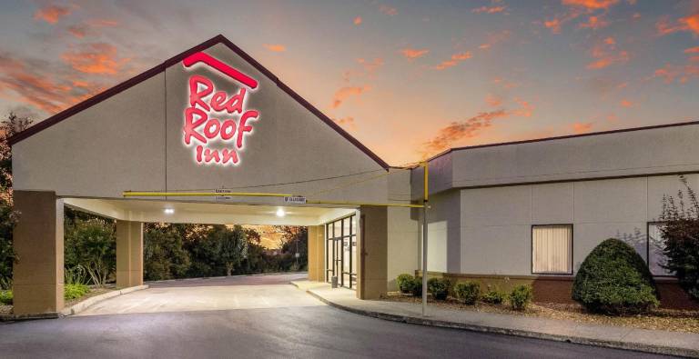Red Roof Inn Clarksville — photo 5