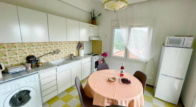 House with grill — photo 4