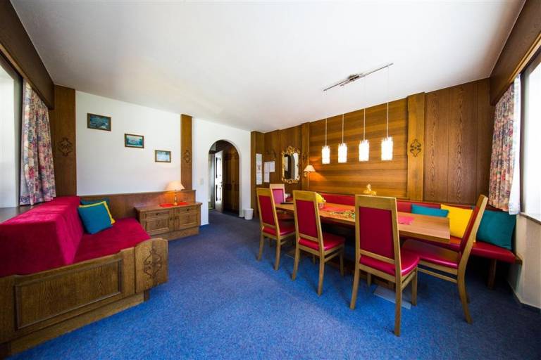 Rental apartment with 4 rooms for 9 persons — photo 2