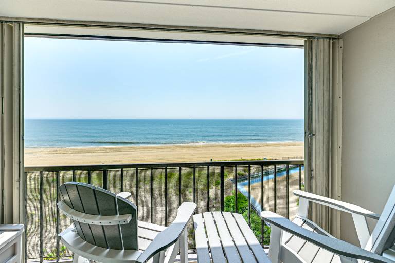 Direct Beach Access Homey Condo in Ocean City