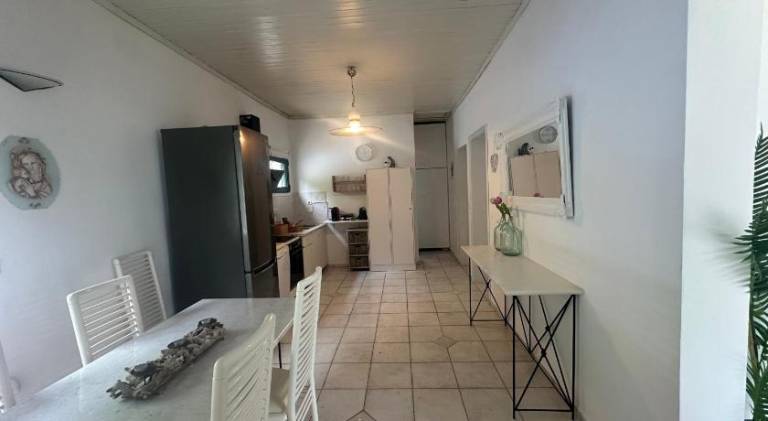 Villa with barbeque, yard & patio — photo 4