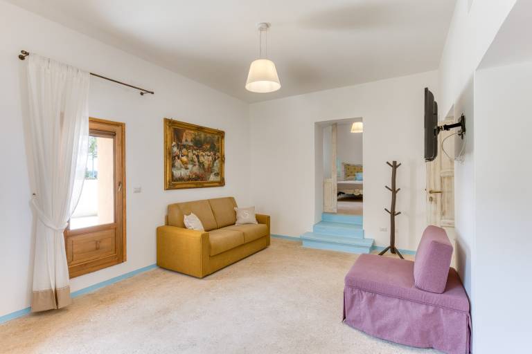 Charming dedicated room with pool, yard & patio | Sea view | Pets allowed — photo 5