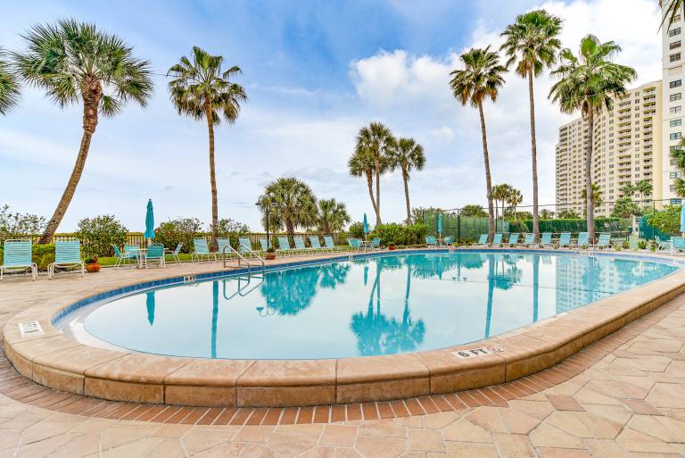 Beachfront Clearwater Condo w Pool & Hot Tub