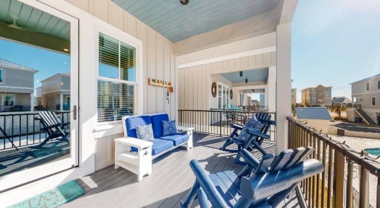 Vacation home with pool — photo 5