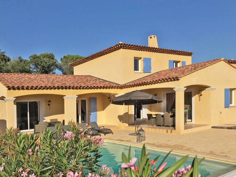 Villa with pool — photo 2