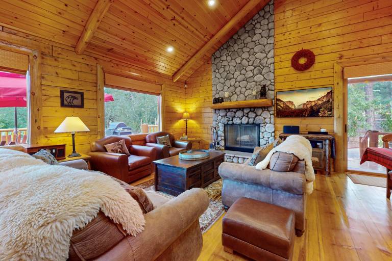 Cabin with patio, grill & yard | Mountain view in Big Bear Lake, CA