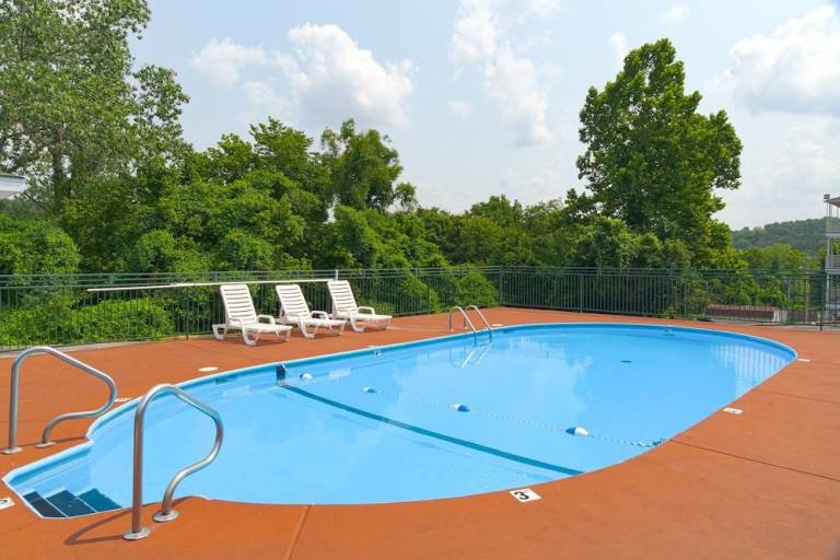 Evergreen Inn — photo 3