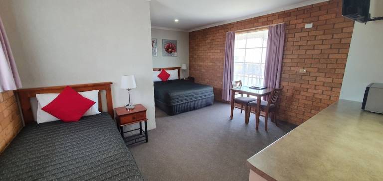 Motel Deniliquin Council