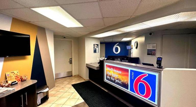 Motel 6 Duluth, MN — photo 4