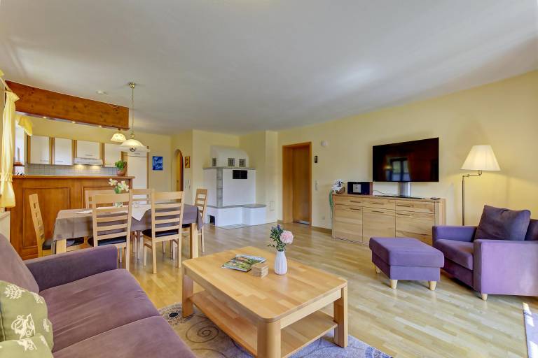 Family-friendly charming rental apartment with pool, sauna & barbeque | Mountain view | Good for workation | Pet-friendly — photo 3