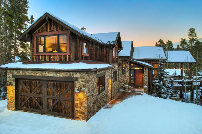 Wandering Moose on Peak 10 Epic Views, Hot Tub & LOCATION! in Breckenridge, CO