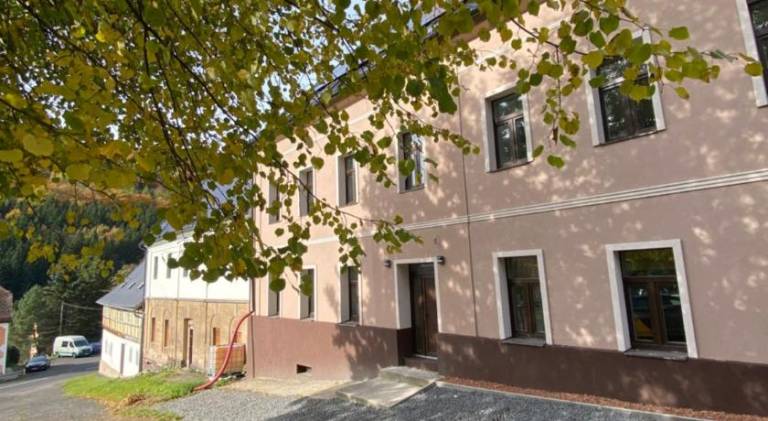 Rental apartment with sauna, jacuzzi & garden in Teplice