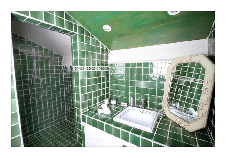 Children-friendly nice studio with yard, fast internet & heated pool | Mountain view | Pets allowed — photo 5