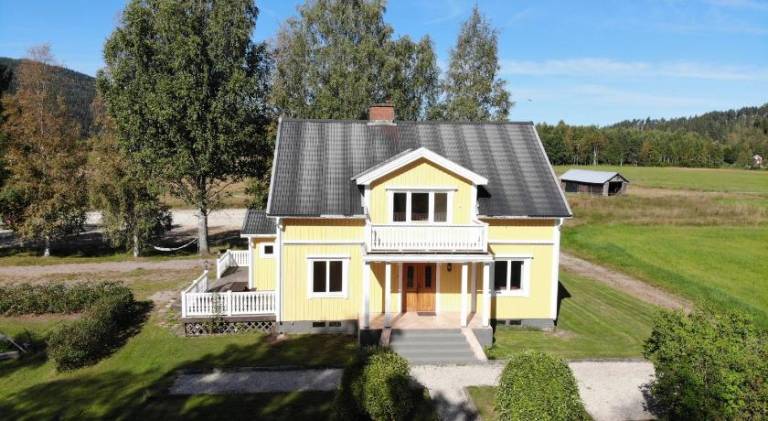 Lovely vacation home with jacuzzi | Pet-friendly in Torsby