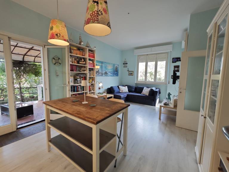 Holiday apartment with yard — photo 5