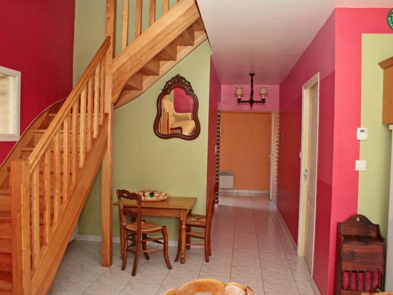 Cottage with yard & barbecue — photo 4