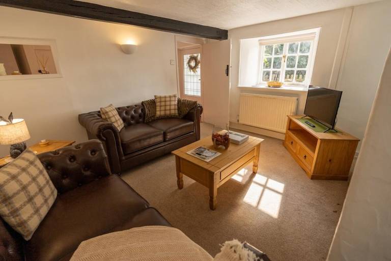 House with yard | Suitable for remote work | Pet-friendly — photo 2