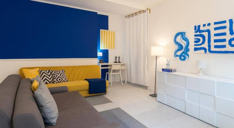 Casa cobalto vicinissima al centro by Turin House Collection — photo 2