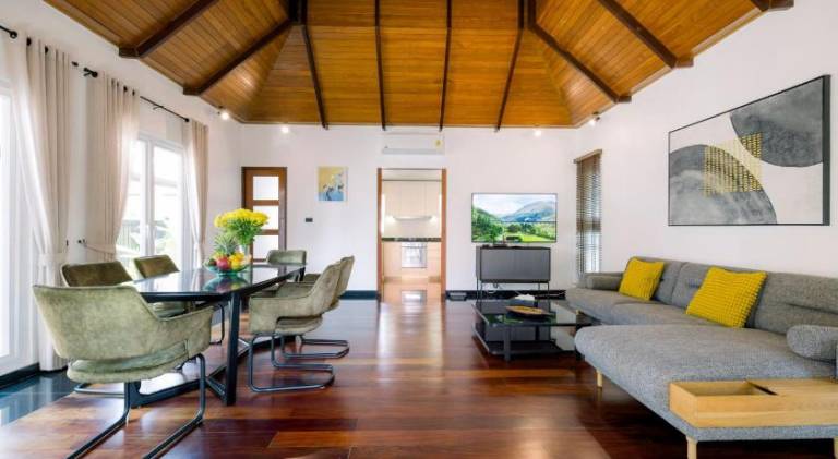 Serviced apartment with garden, terrace & hot tub | Pets allowed — photo 2