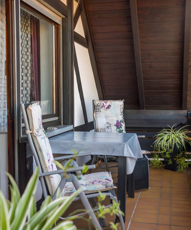 Children-friendly lovely private room with fast internet & yard | Garden view | Dogs allowed — photo 2