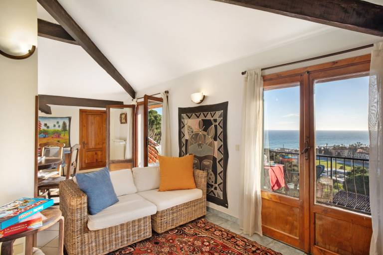 Fully equipped beautiful rental apartment with fast internet & patio | Sea view | Suitable for remote work | Pets are welcome in Imperia