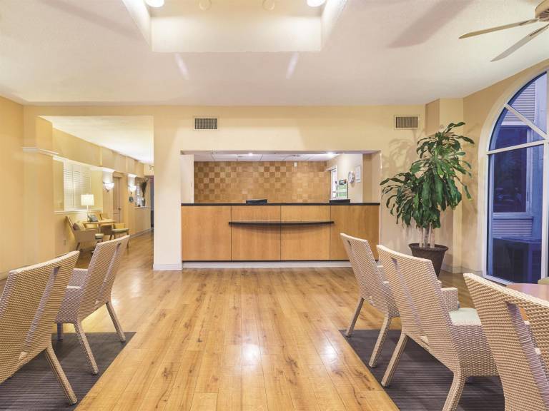 La Quinta Inn & Suites by Wyndham Miami Lakes — photo 4