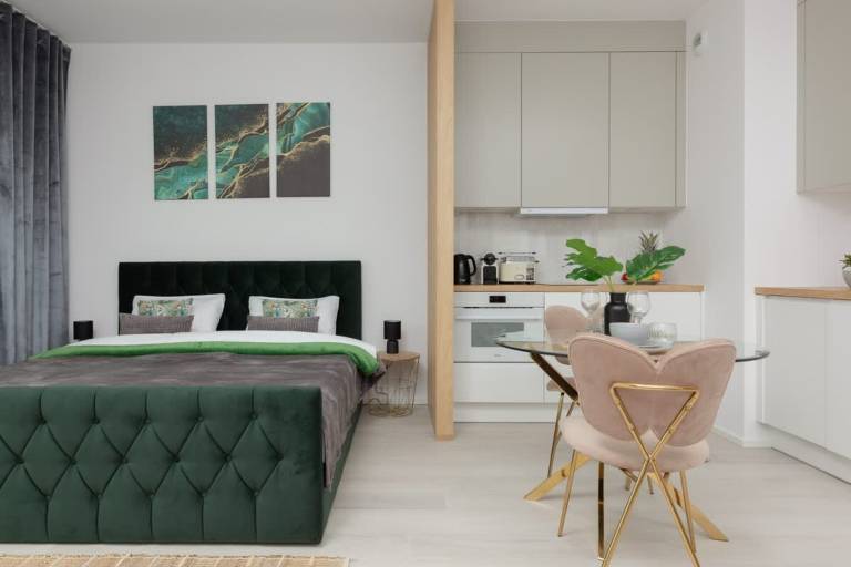 SOHO Cozy Studio Parking SmartTV Wifi in Warsaw