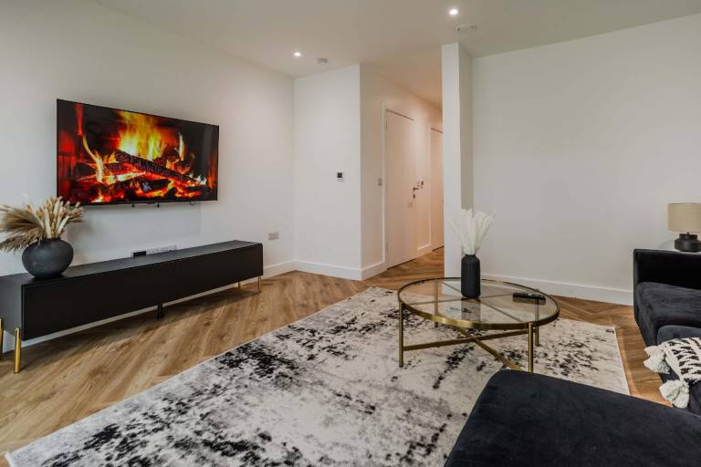 Vacation home with yard | Pet-friendly in Manchester