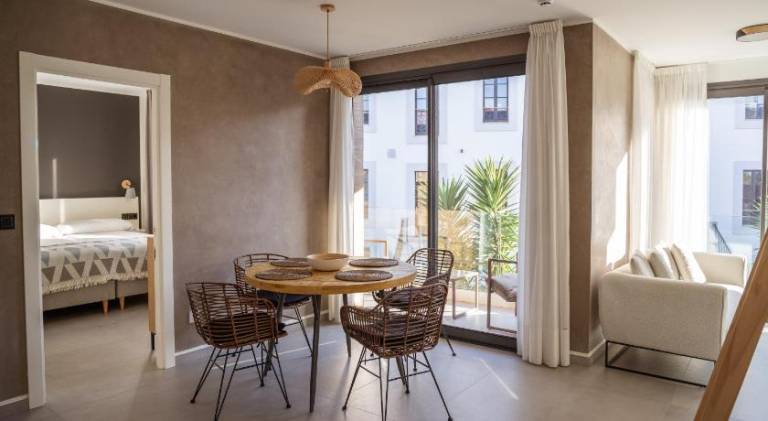 Holiday apartment with hot tub, patio & yard in Llanes