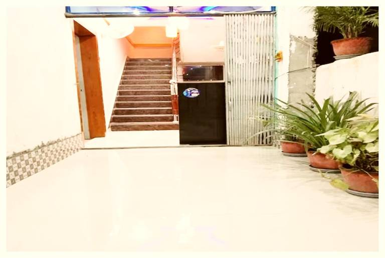 Goroomgo New Ashiyana Palace Near Railway Station Varanasi — photo 5