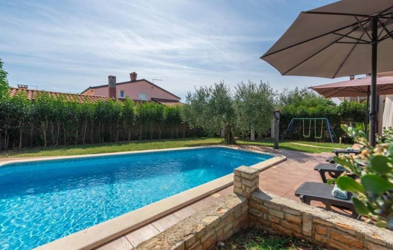 Fully equipped pleasant villa with barbecue, patio & private pool | Dogs allowed — photo 4