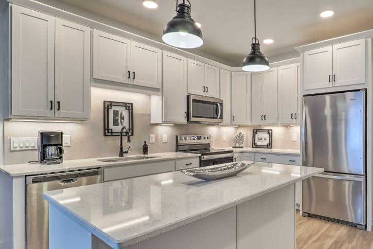Downtown Traverse City Condo: 32 Mi to Ski Slopes! — photo 2