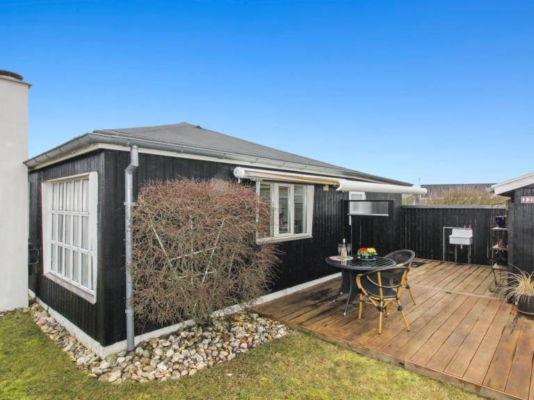 Vacation home with grill & terrace — photo 5