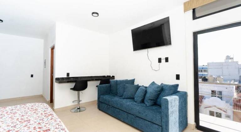 Rental apartment with patio — photo 2