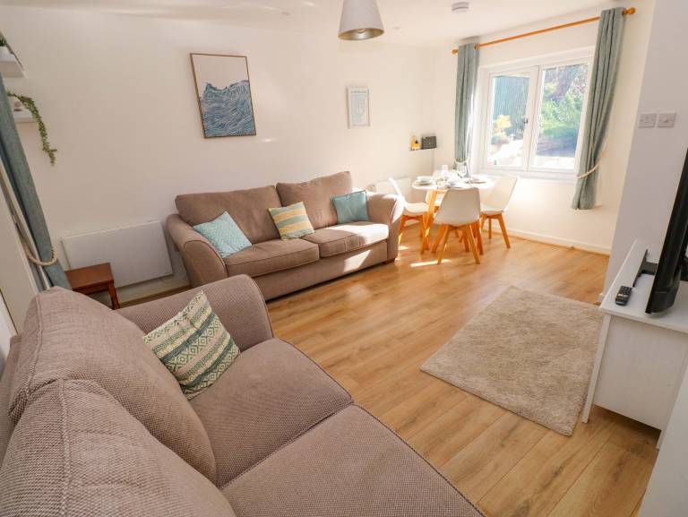Cottage with yard | Beach view — photo 4