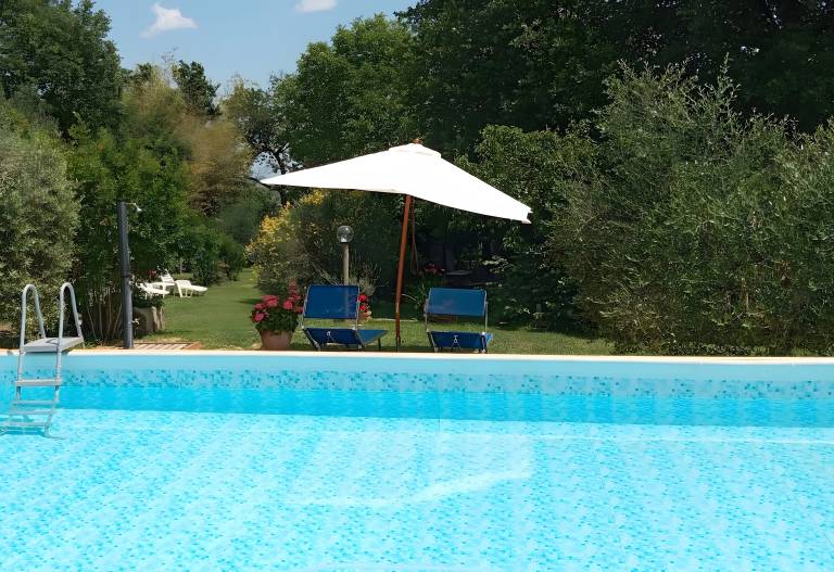 Holiday Apartment "Casa Vacanze Mongili" with Private Pool, Balcony & Wi-Fi in Chiusi