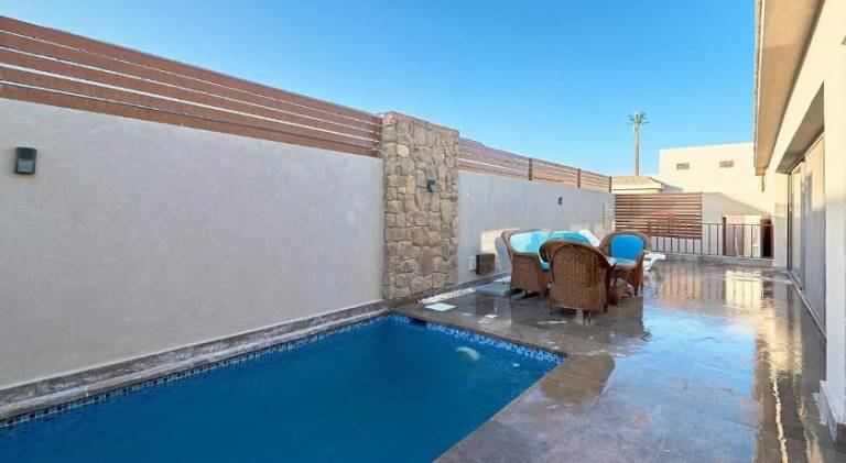 House with pool — photo 5