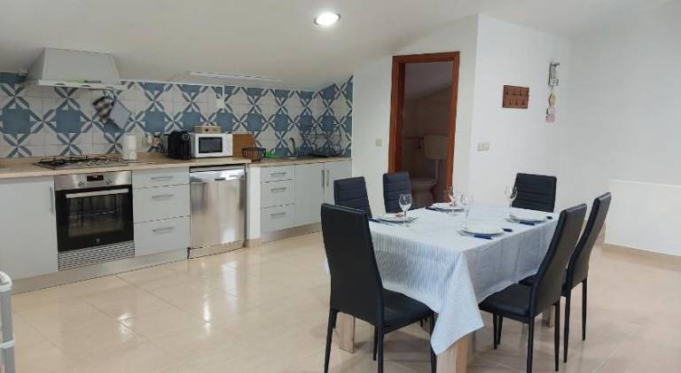 Fully equipped vacation home with private pool, BBQ & garden | Suitable for remote work | Pets allowed — photo 4