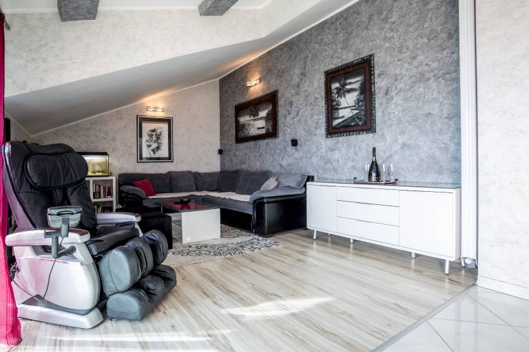 Two bedroom apartment with balcony and sea view Split (A-12252-a) — photo 4