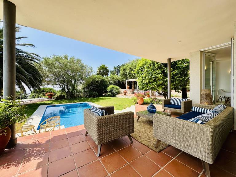 Fully equipped villa with private pool, BBQ & yard | Pets allowed — photo 3