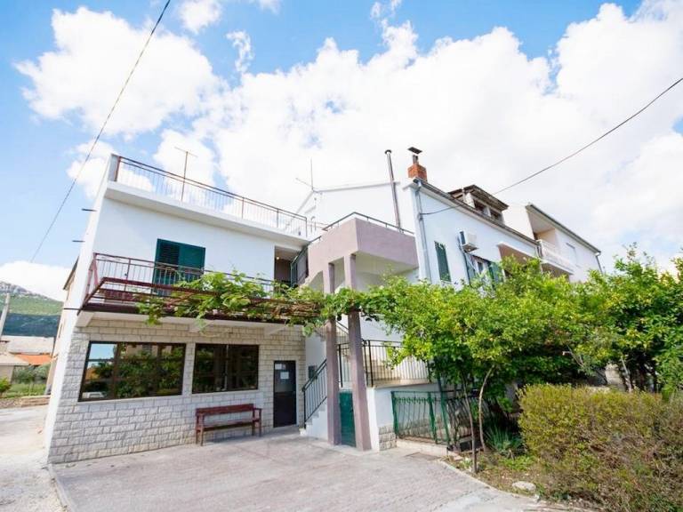 Apartman  Kaštel Novi
