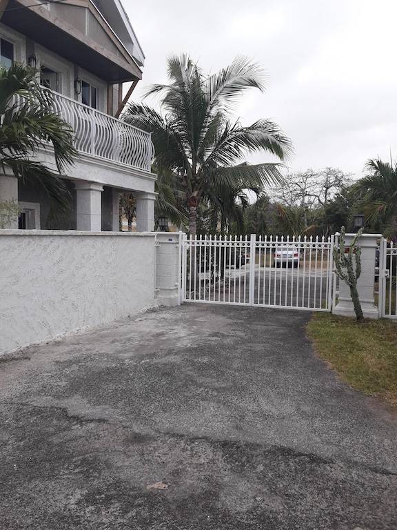 Apartment  Paradise Island