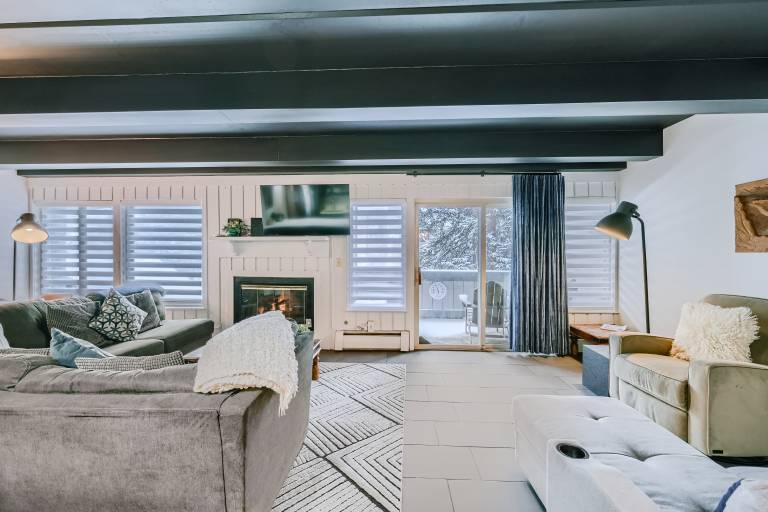 Delightful Condo in Breckenridge with Outdoor Pool + Complex Views